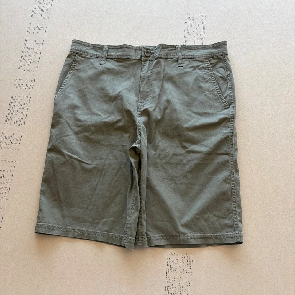 Vintage early 2000s Green cargo Shorts